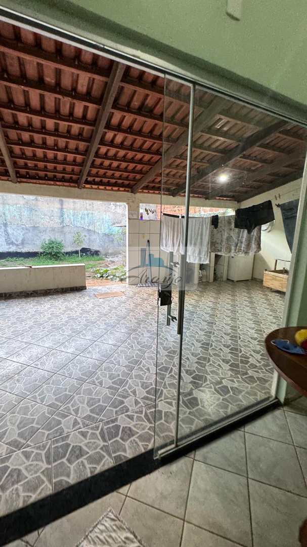 Casa à venda com 3 quartos, 300m² - Foto 3