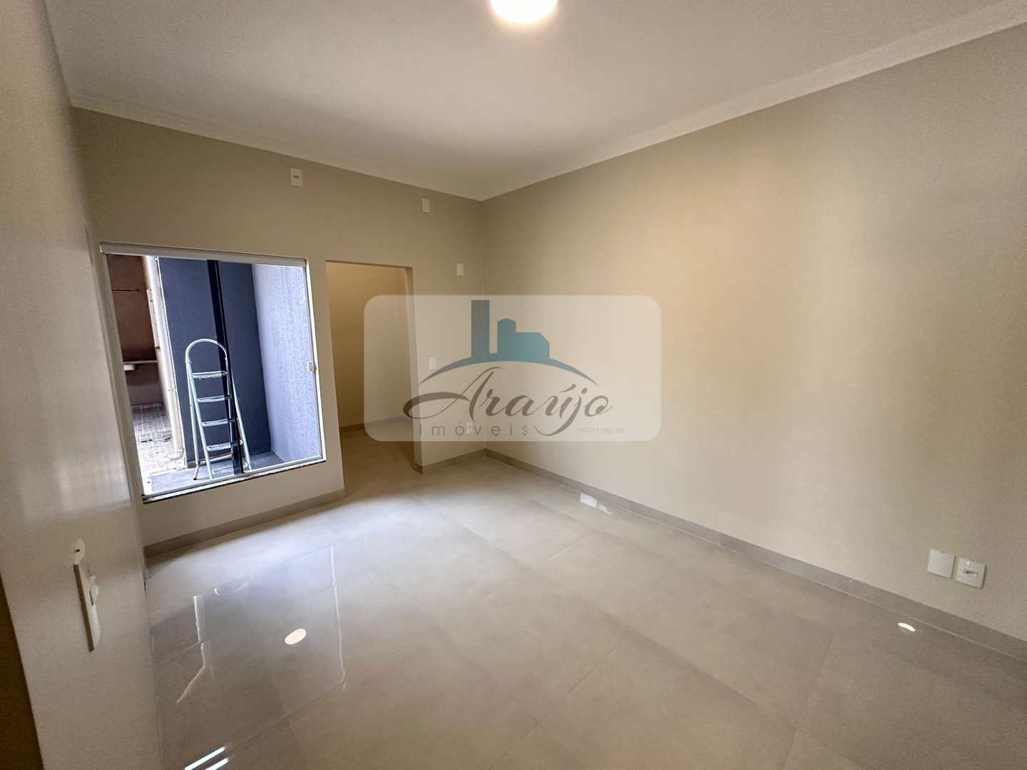 Casa à venda com 3 quartos, 300m² - Foto 3