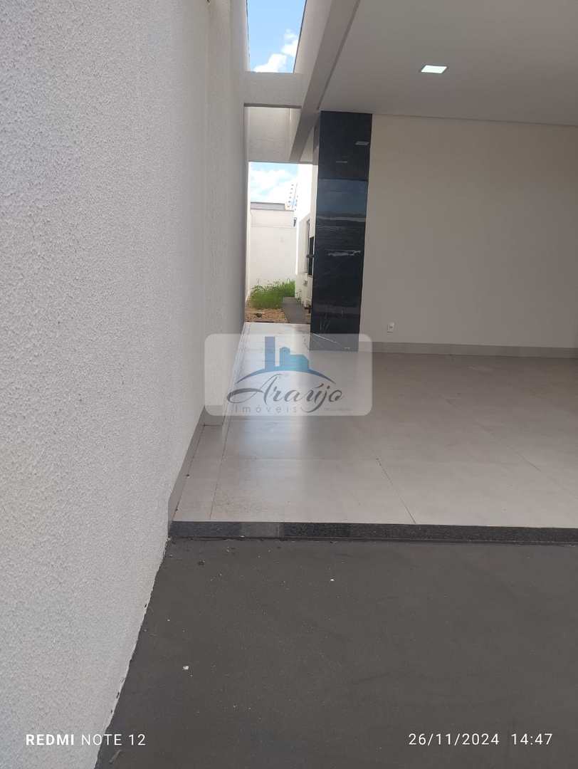 Casa à venda com 3 quartos, 180m² - Foto 2