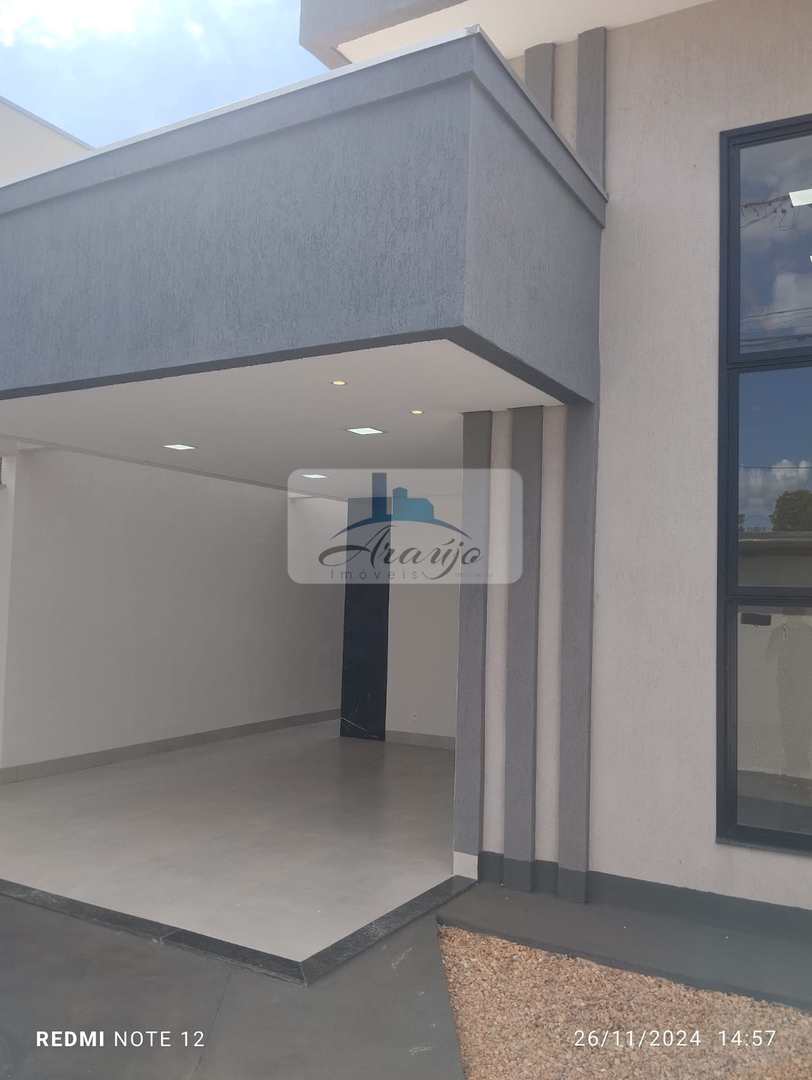 Casa à venda com 3 quartos, 180m² - Foto 1