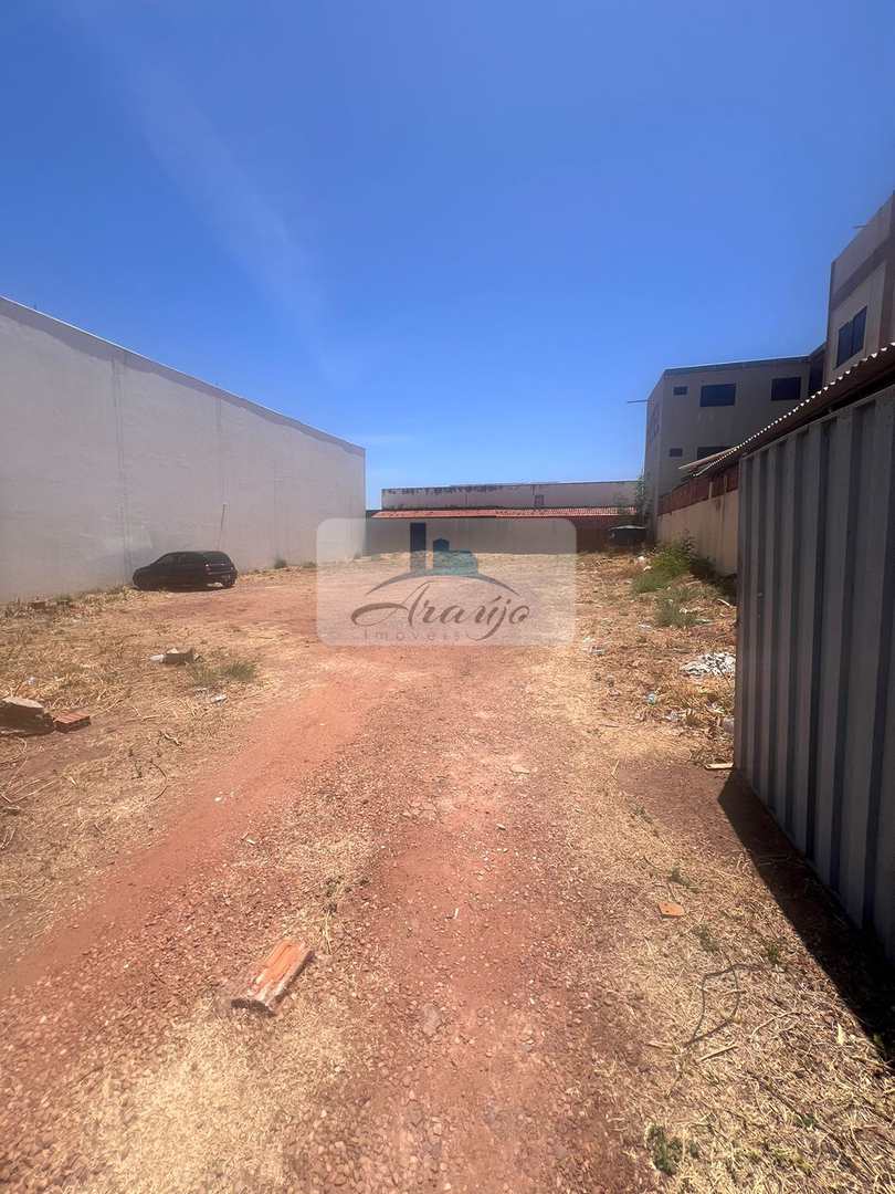 Loteamento e Condomínio para alugar, 700m² - Foto 1