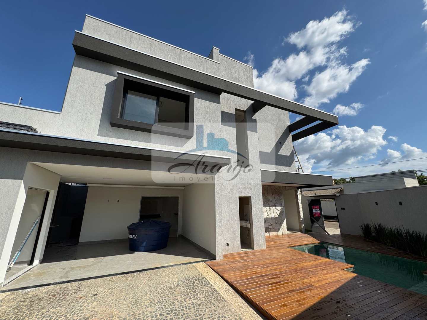 Sobrado à venda com 3 quartos, 187m² - Foto 1