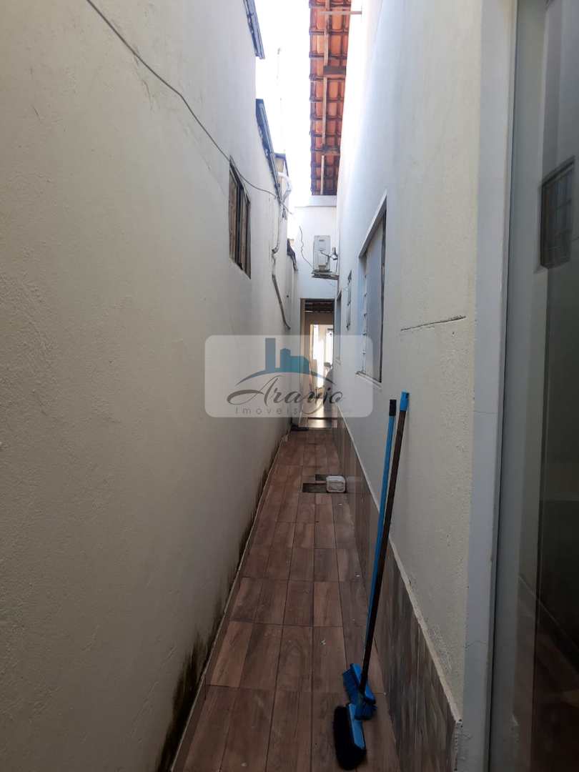 Casa à venda com 3 quartos, 200m² - Foto 18