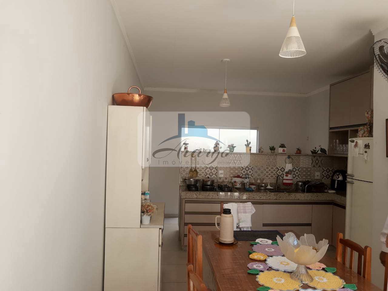 Casa à venda com 3 quartos, 200m² - Foto 2