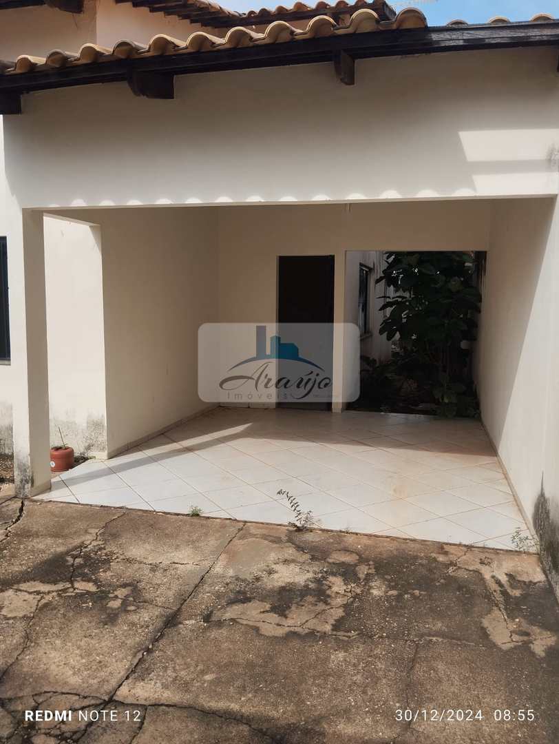 Casa à venda com 3 quartos, 360m² - Foto 1