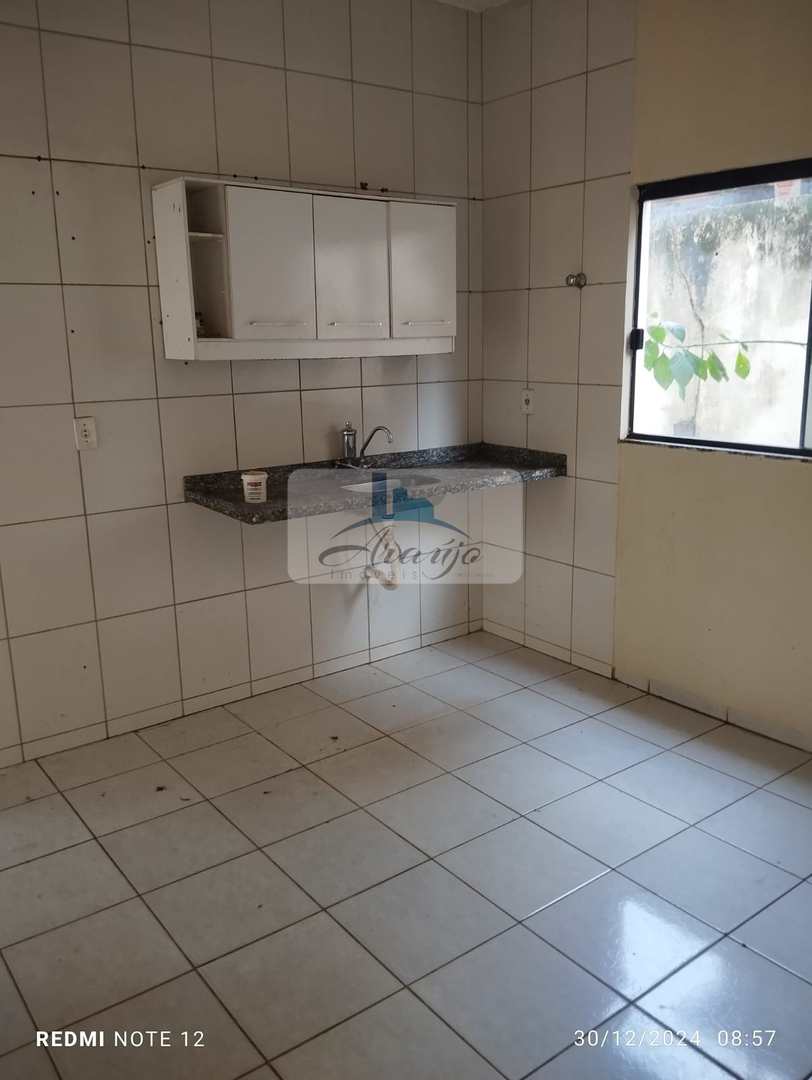 Casa à venda com 3 quartos, 360m² - Foto 2