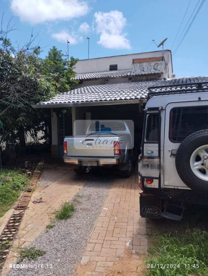 Sobrado à venda com 4 quartos, 360m² - Foto 1