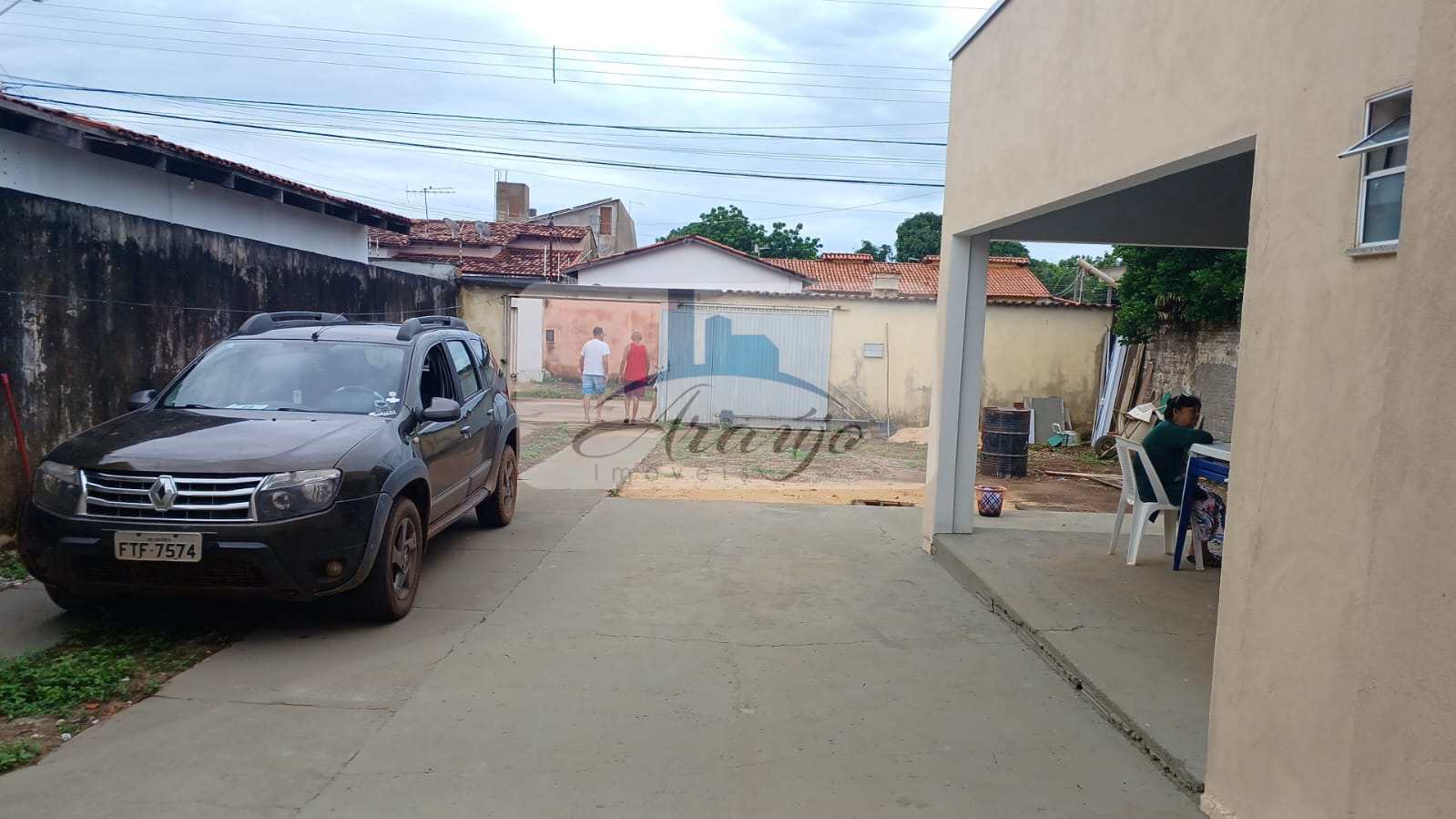 Casa à venda com 4 quartos, 300m² - Foto 1