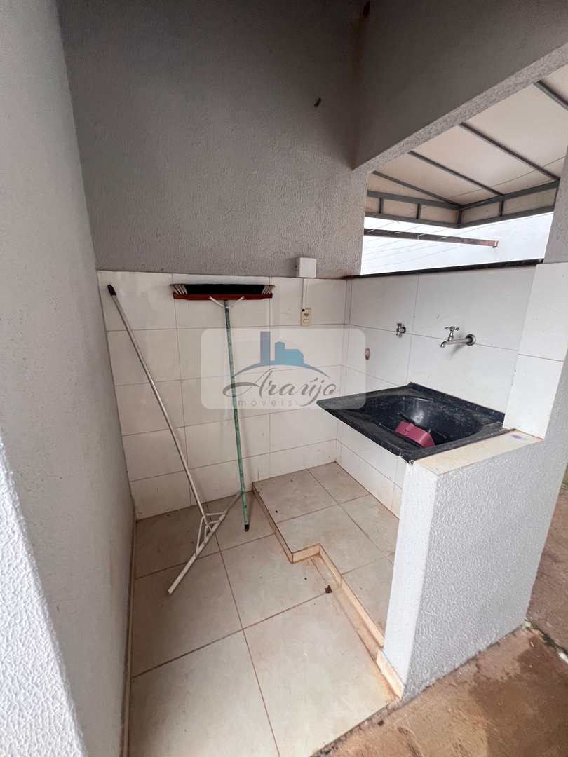 Casa para alugar com 2 quartos, 360m² - Foto 9