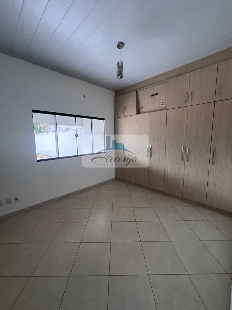 Casa para alugar com 2 quartos, 360m² - Foto 5