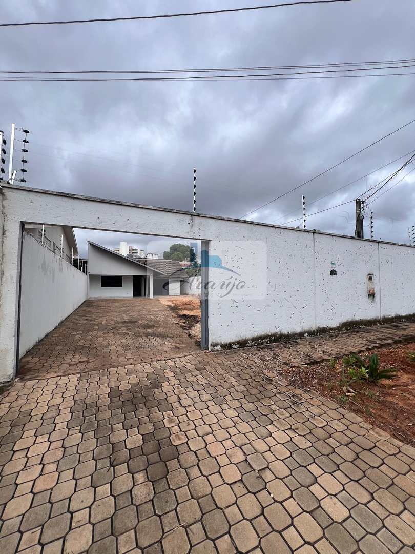 Casa para alugar com 2 quartos, 360m² - Foto 11