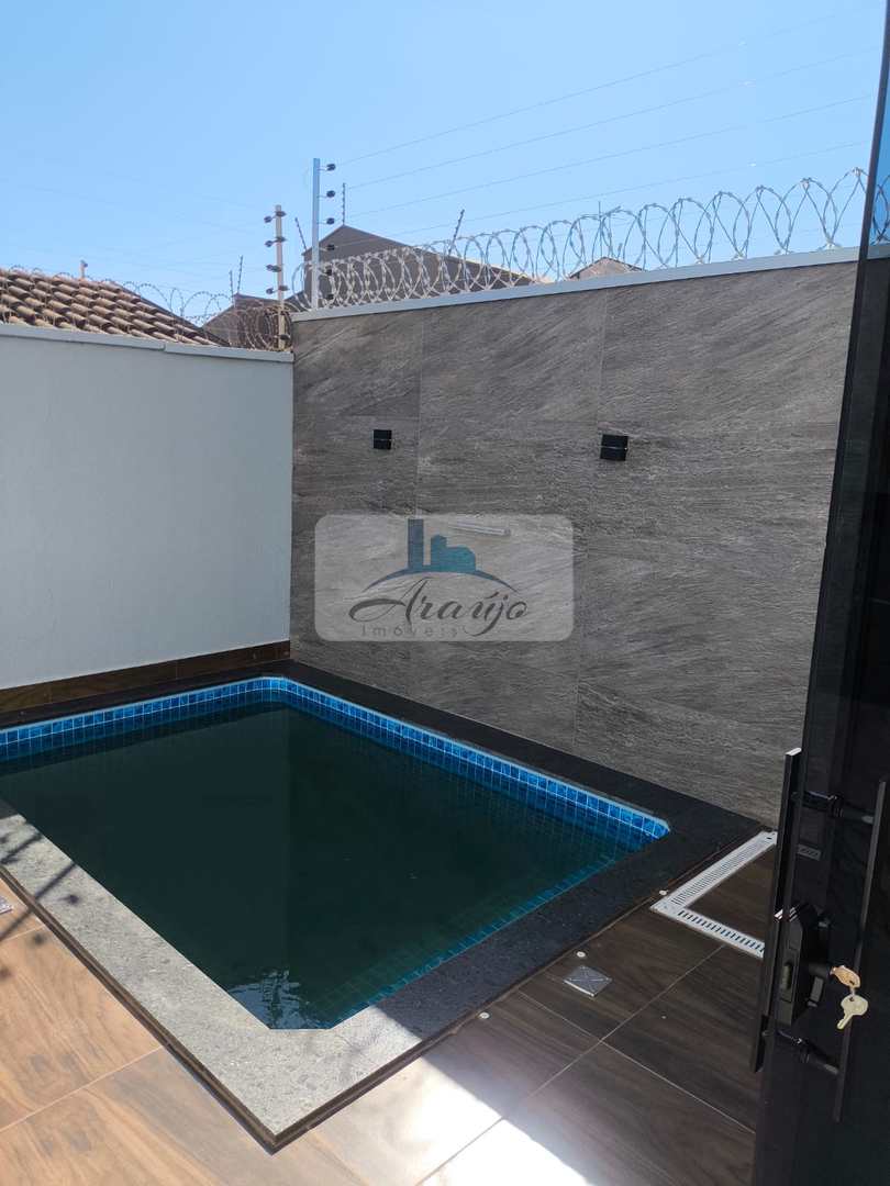 Casa à venda com 3 quartos, 240m² - Foto 4