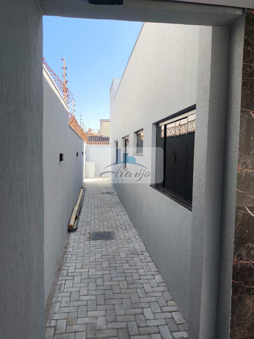 Casa à venda com 3 quartos, 240m² - Foto 11