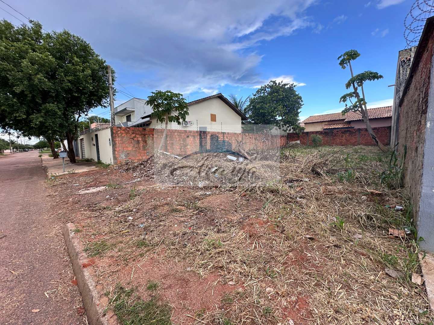 Terreno à venda, 300m² - Foto 1