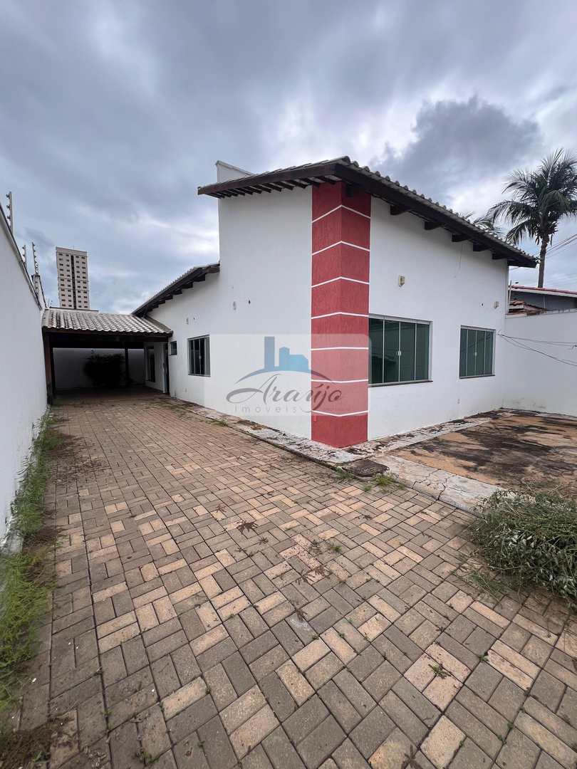 Casa para alugar com 3 quartos, 160m² - Foto 1