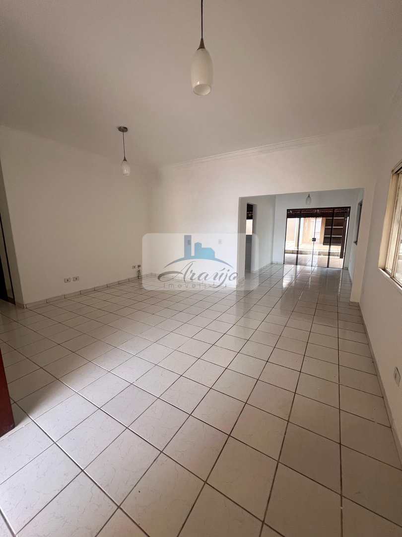 Casa para alugar com 3 quartos, 360m² - Foto 3