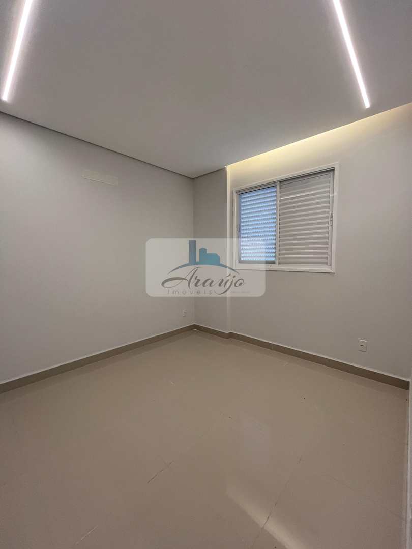 Apartamento para alugar com 3 quartos, 81m² - Foto 12
