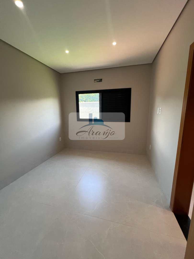Casa à venda com 4 quartos, 600m² - Foto 9