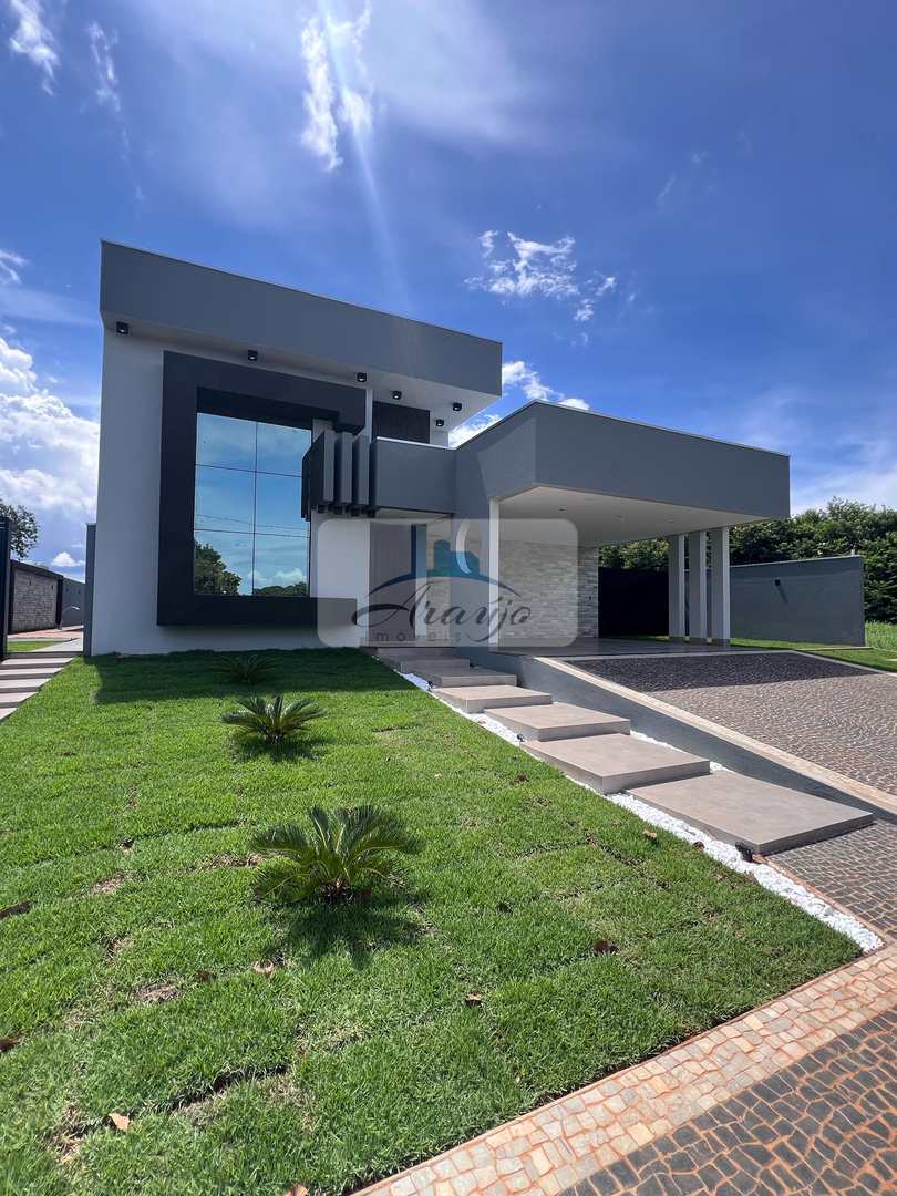 Casa à venda com 4 quartos, 600m² - Foto 1
