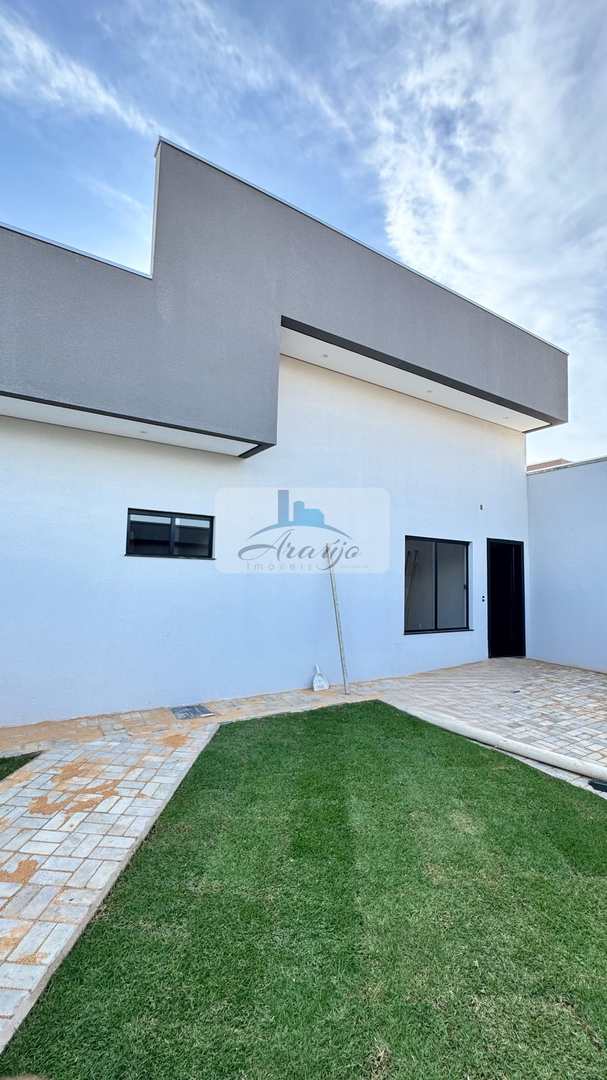 Casa à venda com 3 quartos, 176m² - Foto 1