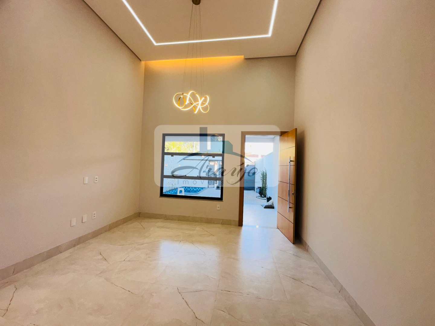 Casa à venda com 3 quartos, 180m² - Foto 2