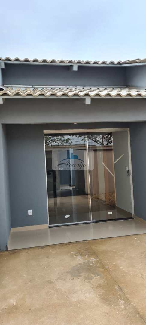 Casa à venda com 2 quartos, 64m² - Foto 1