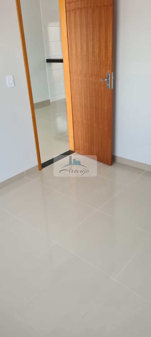Casa à venda com 2 quartos, 64m² - Foto 4