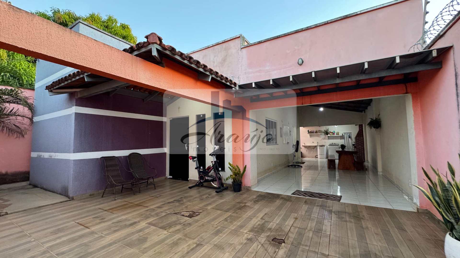 Casa à venda com 2 quartos, 300m² - Foto 2