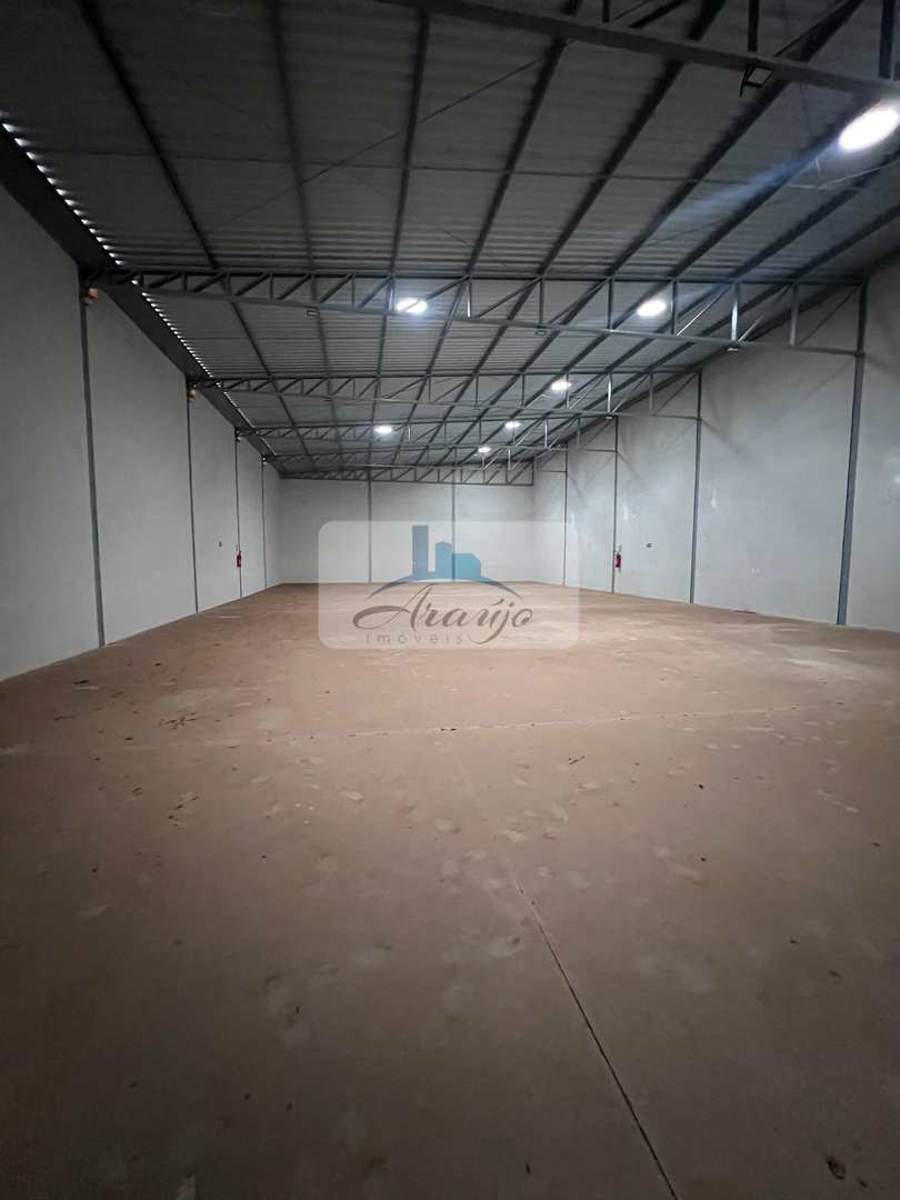 Depósito-Galpão-Armazém para alugar, 682m² - Foto 1