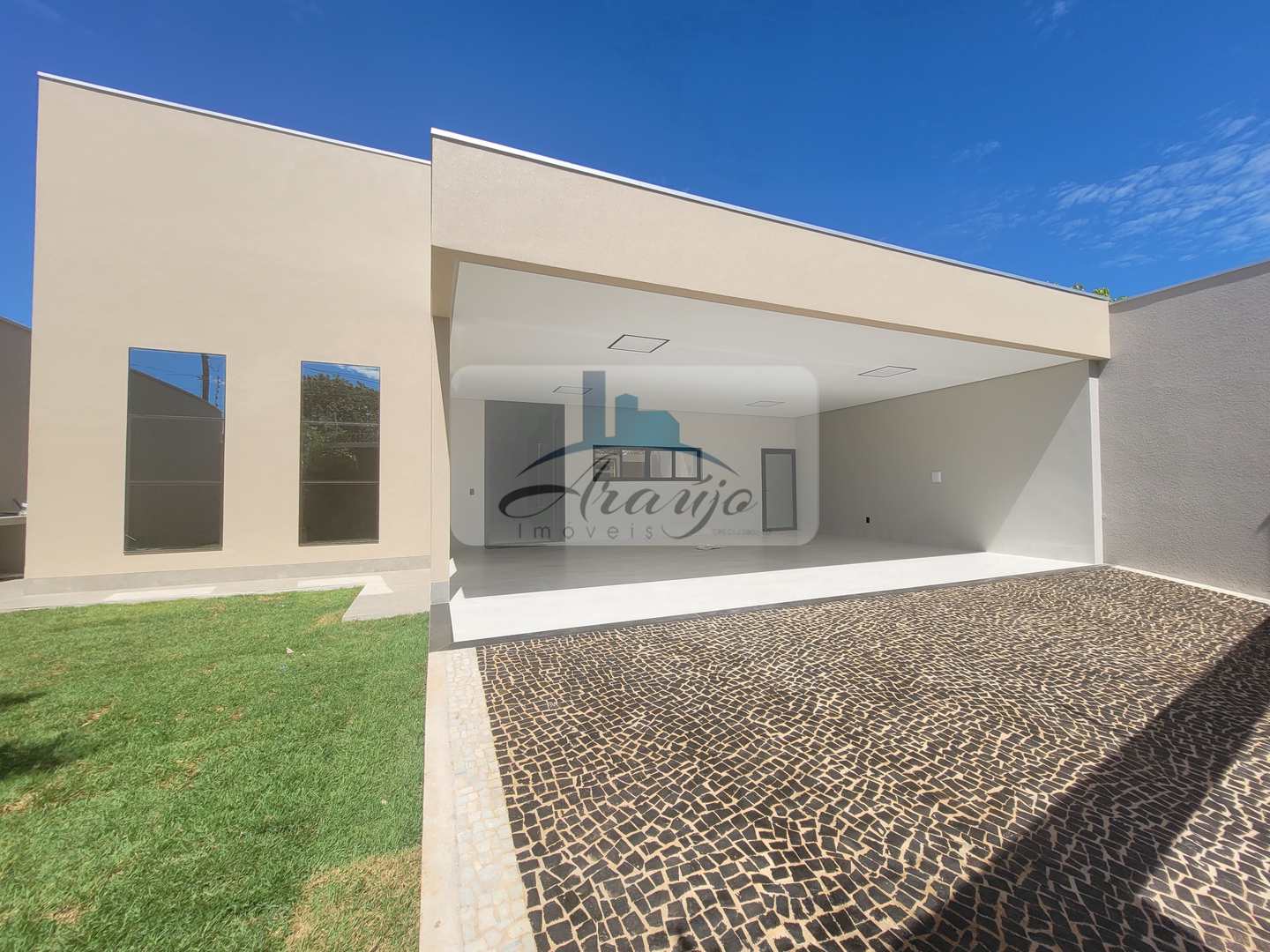Casa à venda com 3 quartos, 456m² - Foto 2