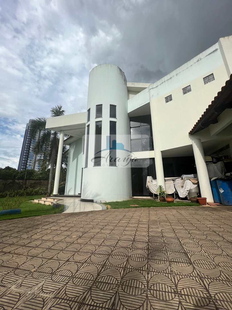 Casa para alugar com 5 quartos, 1500m² - Foto 1