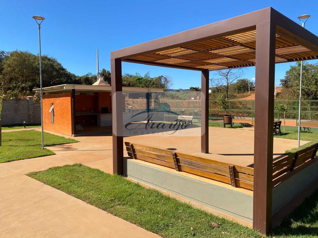 Terreno à venda, 251m² - Foto 1
