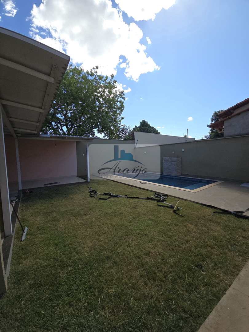 Casa para alugar com 2 quartos, 360m² - Foto 15