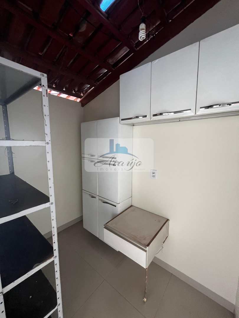 Casa para alugar com 2 quartos, 360m² - Foto 13