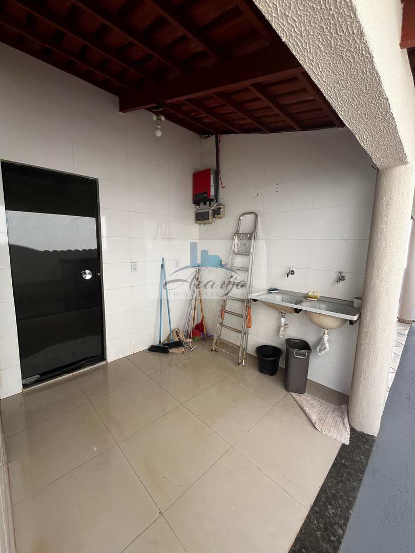 Casa para alugar com 2 quartos, 360m² - Foto 12