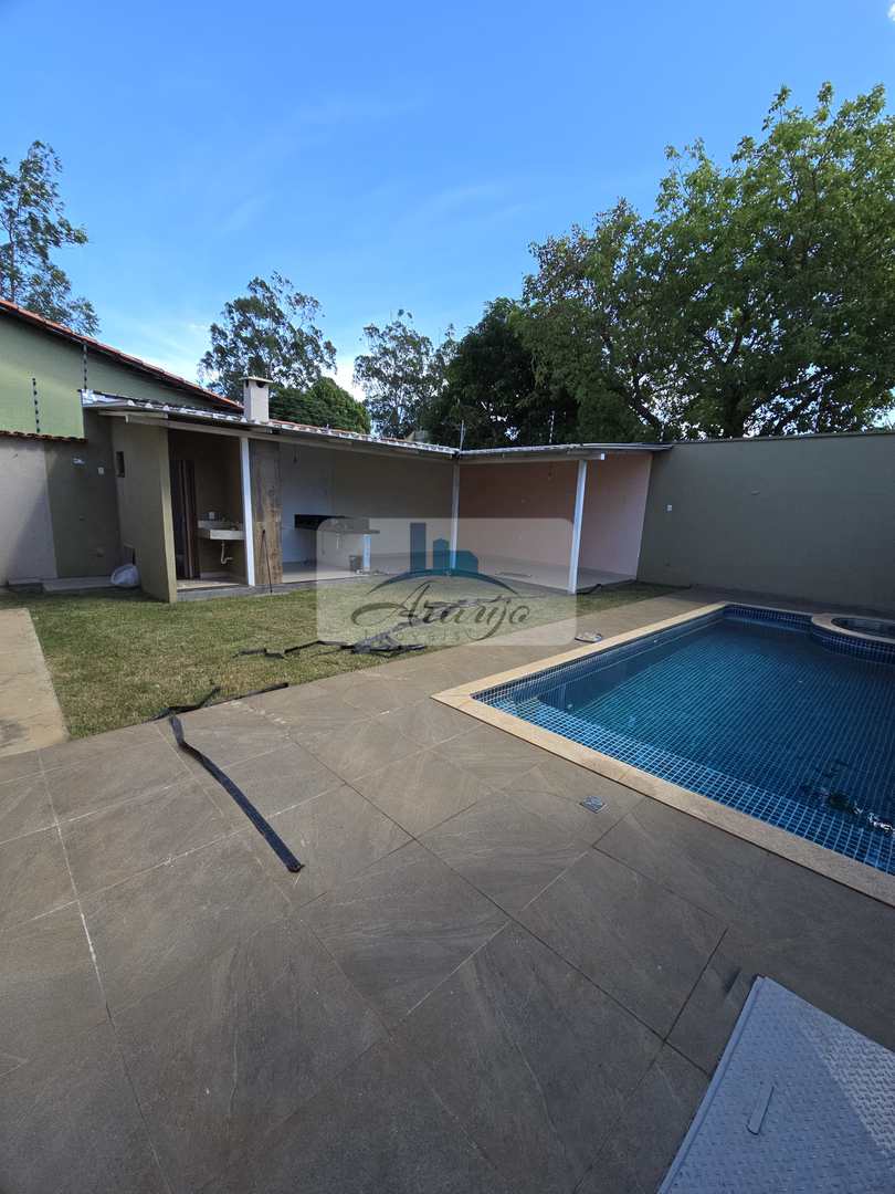 Casa para alugar com 2 quartos, 360m² - Foto 14