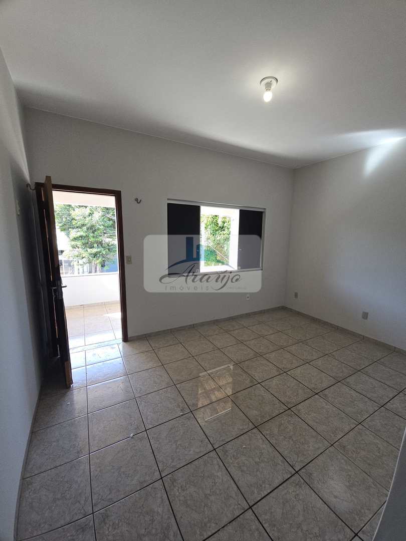 Sobrado para alugar com 2 quartos, 180m² - Foto 4