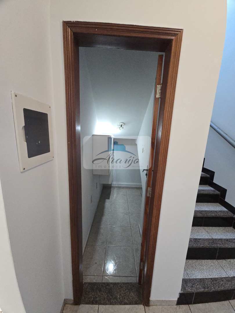 Sobrado para alugar com 2 quartos, 180m² - Foto 7
