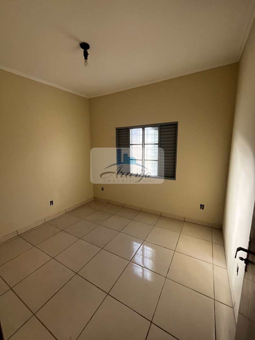 Casa para alugar com 3 quartos, 300m² - Foto 4