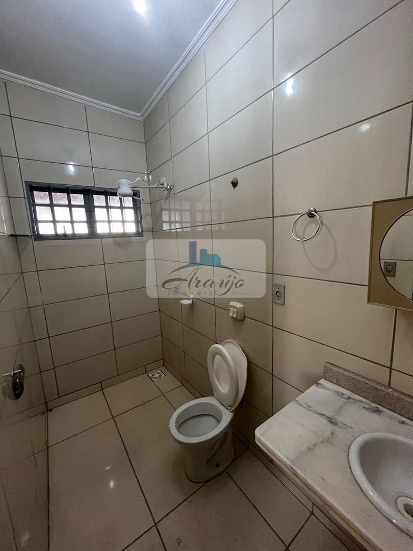 Casa para alugar com 3 quartos, 300m² - Foto 8