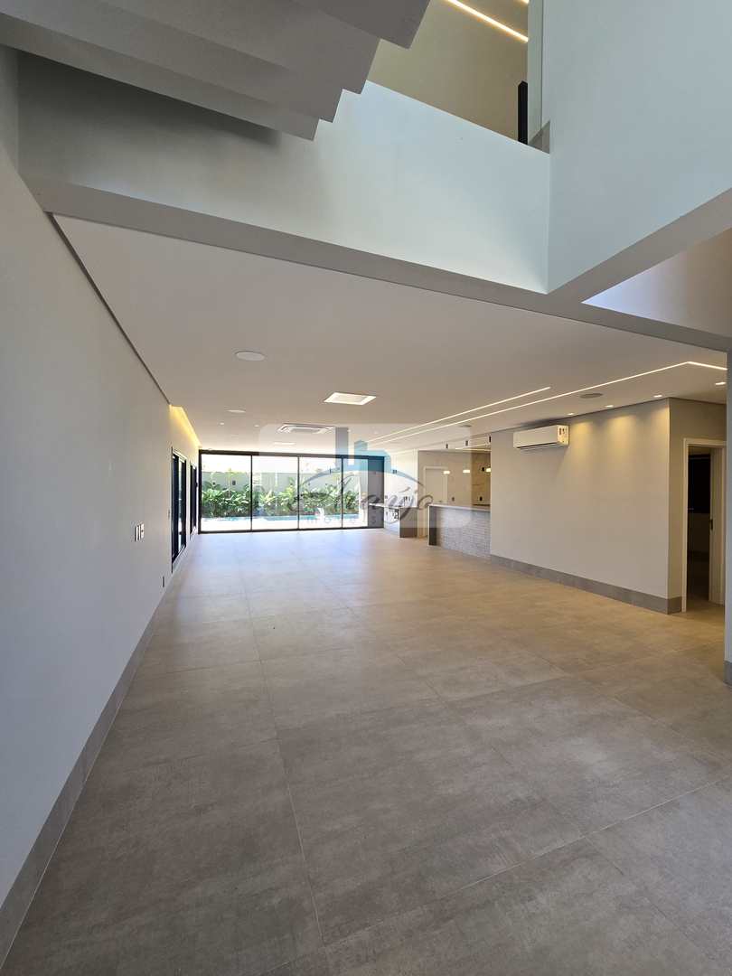 Sobrado à venda com 4 quartos, 404m² - Foto 2