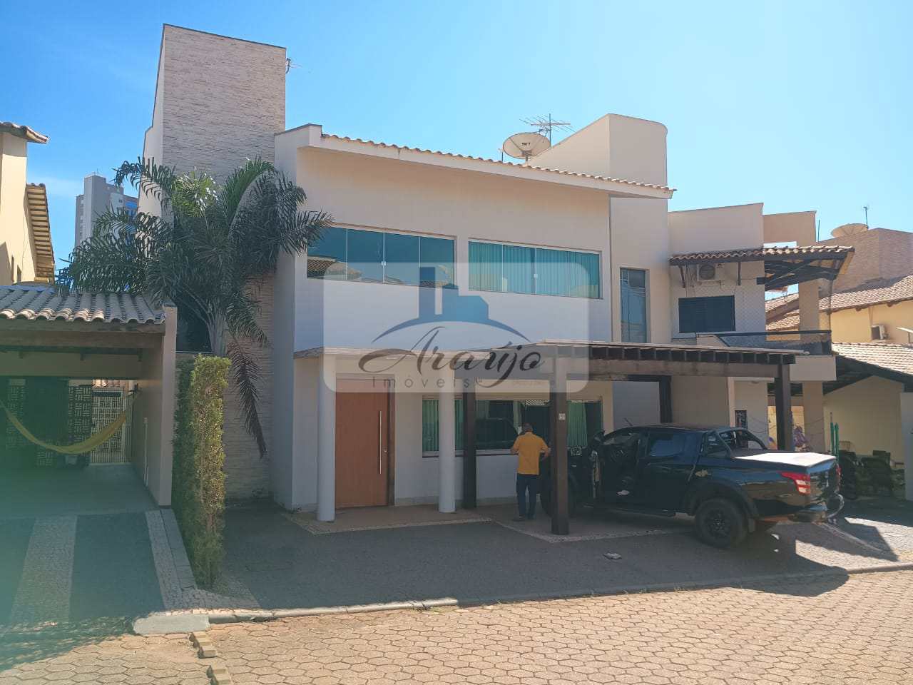 Sobrado à venda com 4 quartos, 400m² - Foto 1