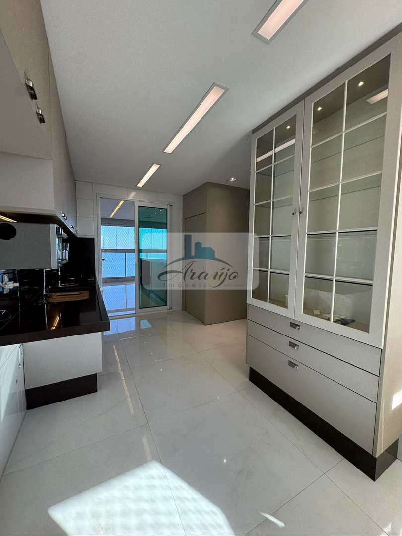 Apartamento à venda com 3 quartos, 145m² - Foto 3