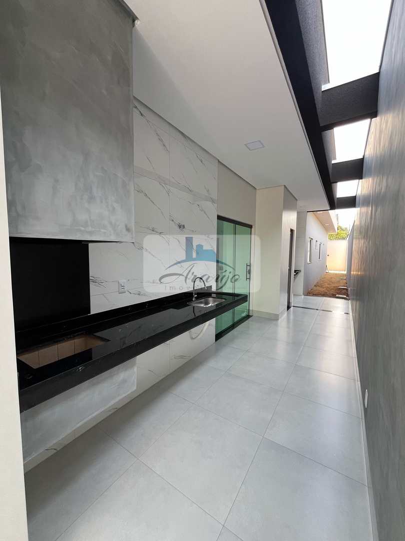 Casa à venda com 3 quartos, 180m² - Foto 2