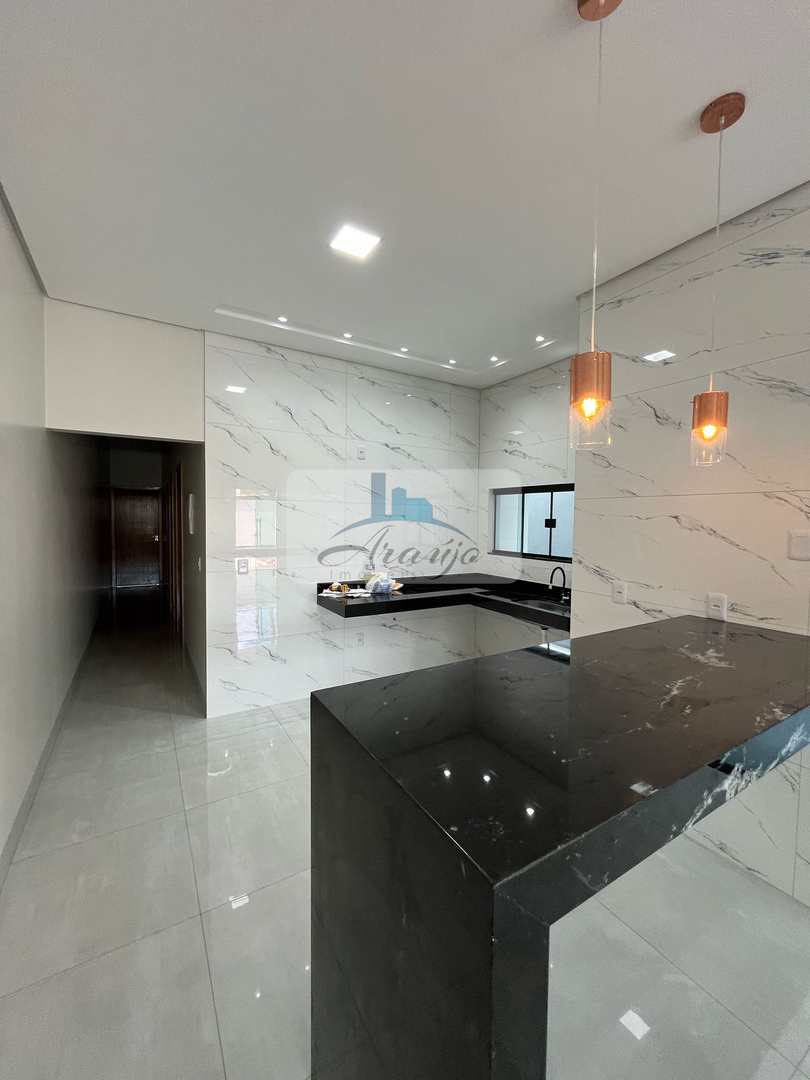 Casa à venda com 3 quartos, 180m² - Foto 3