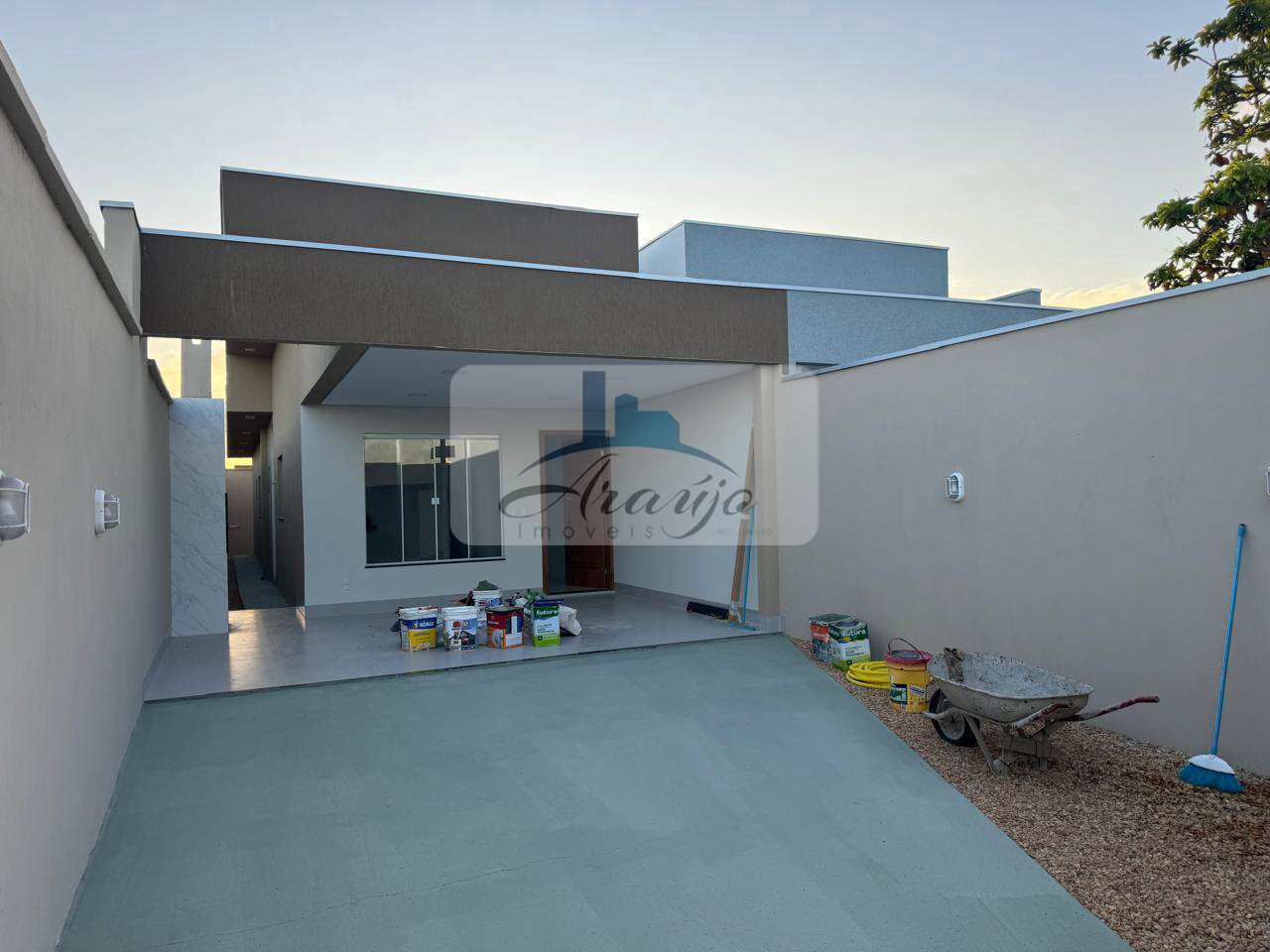 Casa à venda com 3 quartos, 180m² - Foto 1
