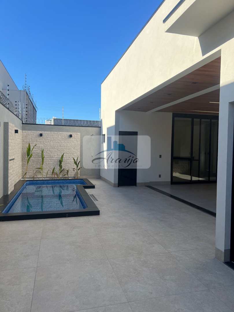 Casa à venda com 3 quartos, 360m² - Foto 1
