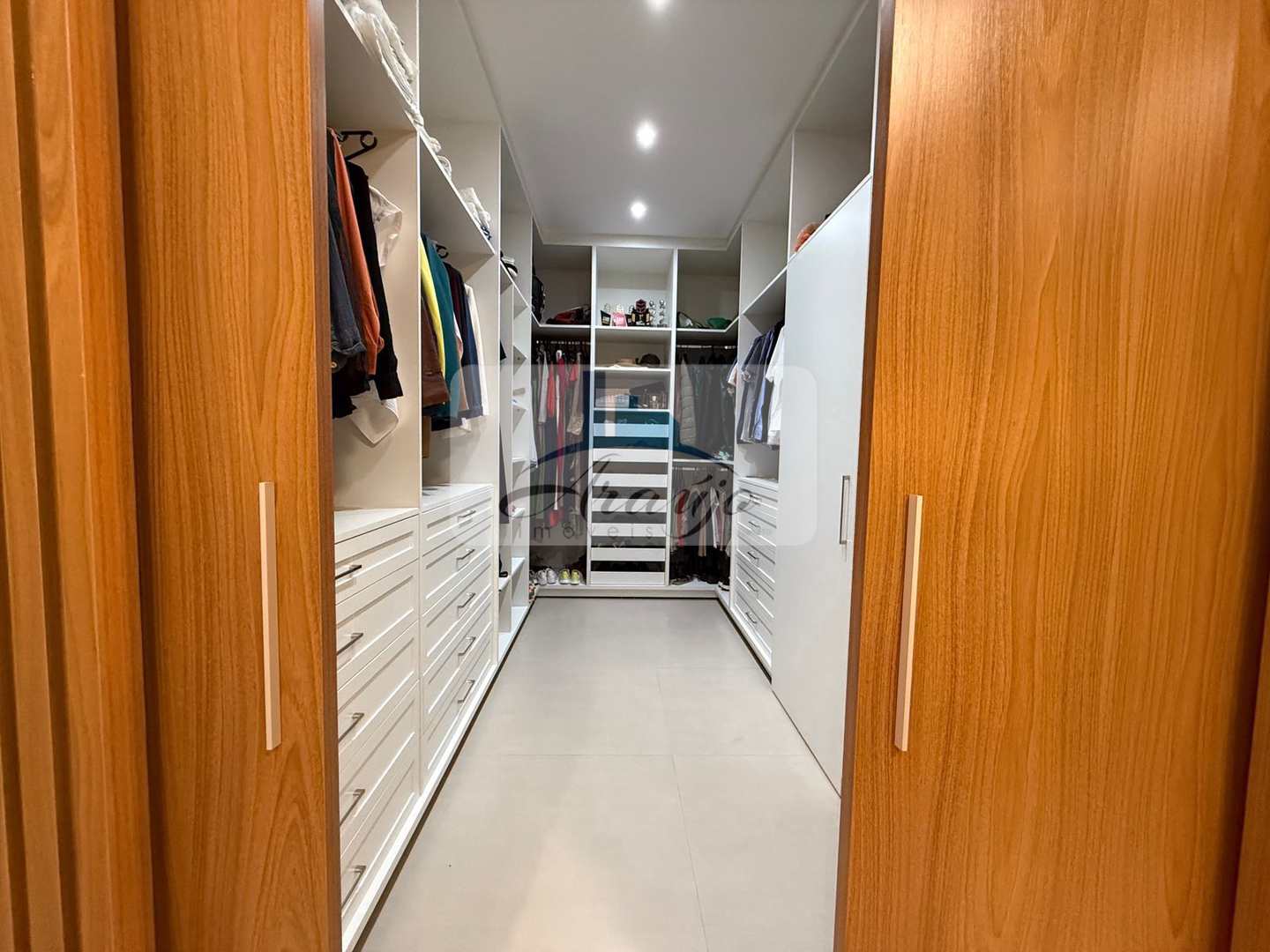 Casa à venda com 3 quartos, 360m² - Foto 9