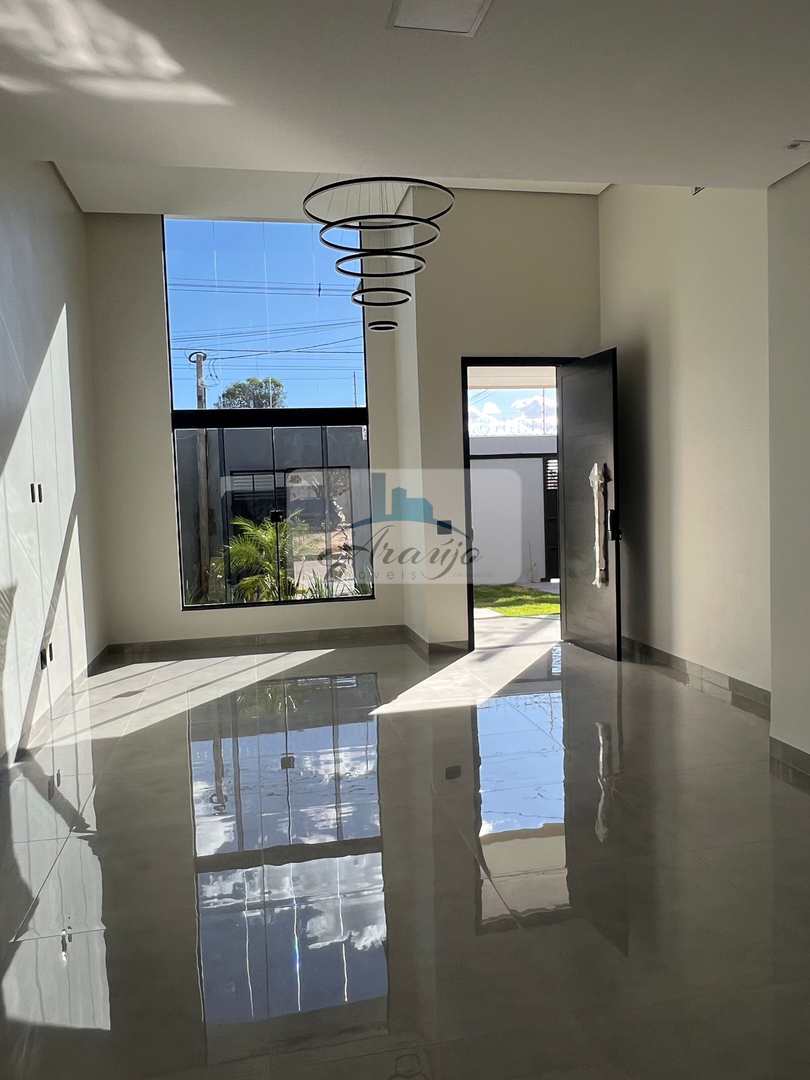 Casa à venda com 3 quartos, 300m² - Foto 1