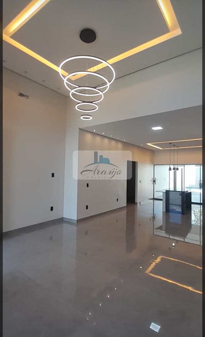 Casa à venda com 3 quartos, 300m² - Foto 2